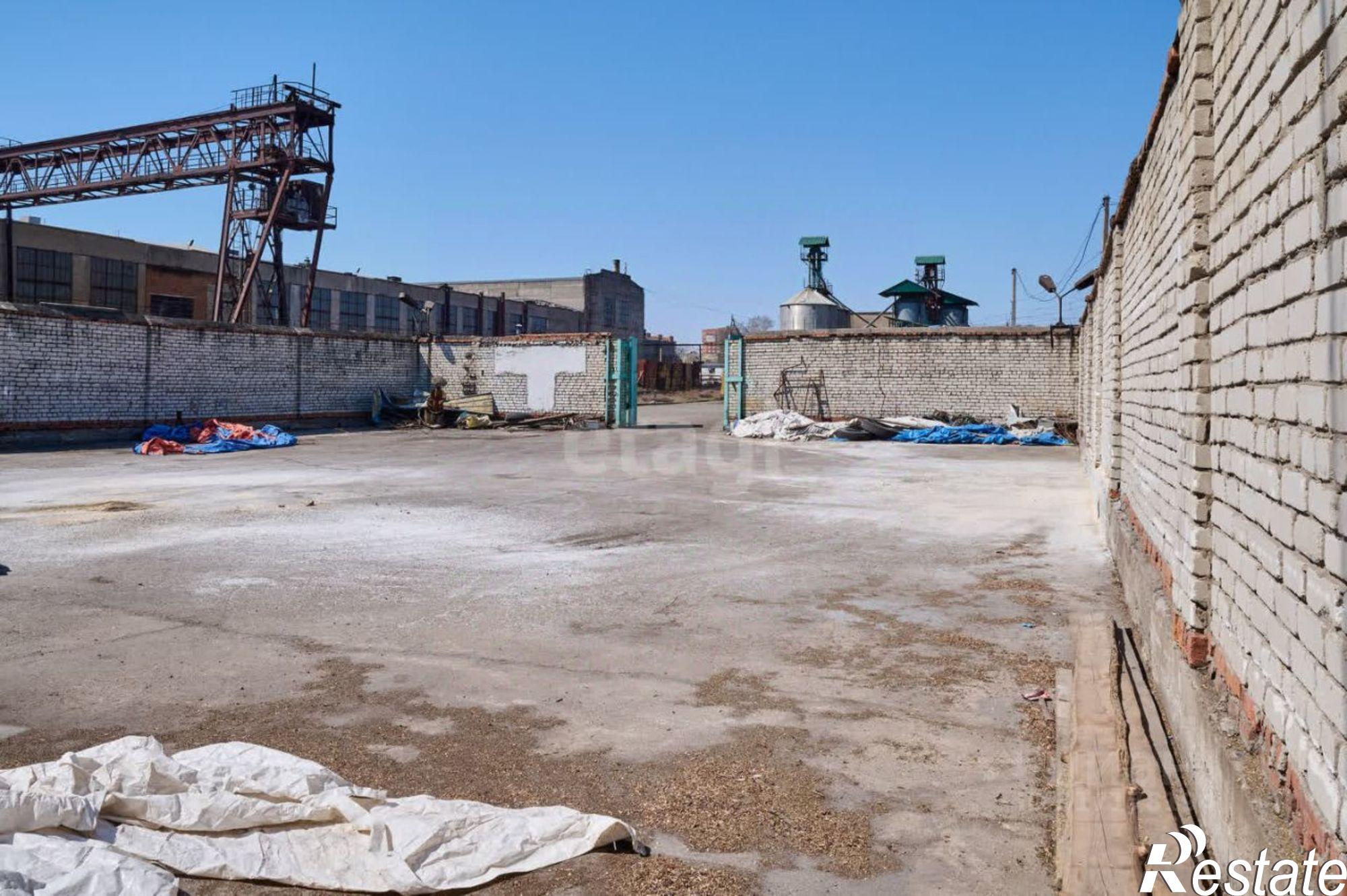 Купить складское помещение за 42 381 000 рублей на ул Горького, 9