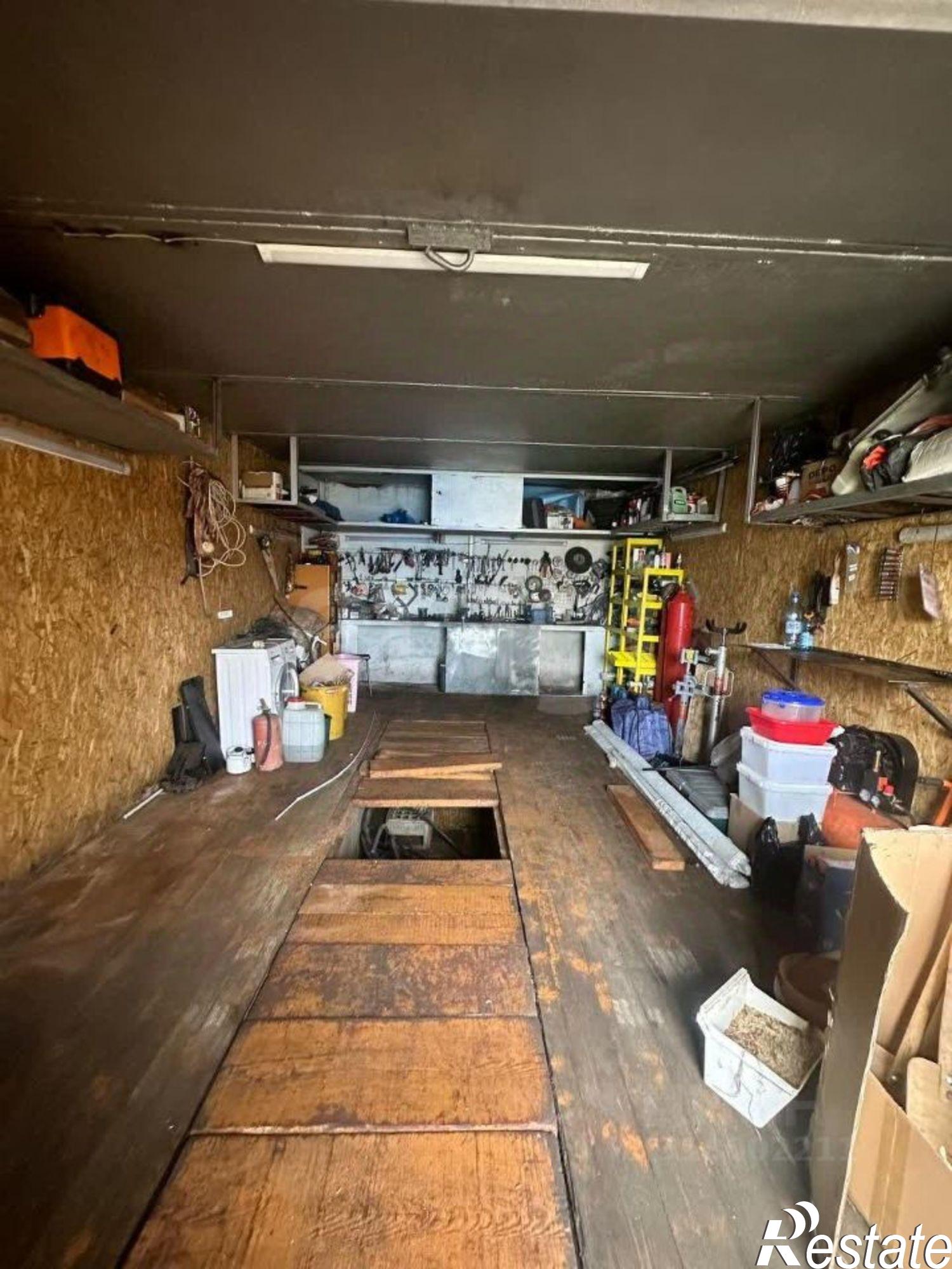 Купить гараж, место в паркинге за 2 000 010 рублей на ул 1-я Тепличная, 24/1