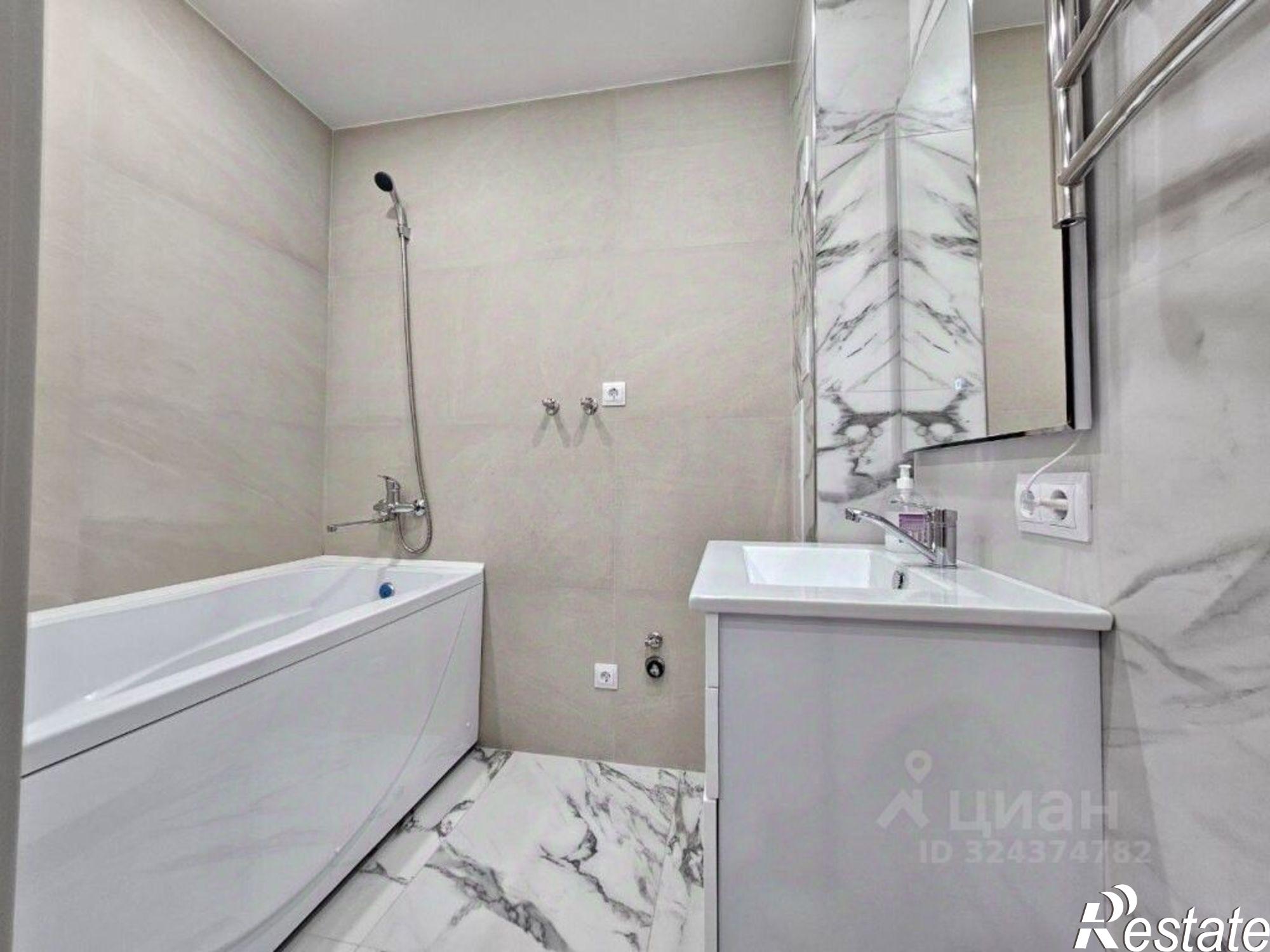 Купить квартиру за 8 752 800 рублей на ул Рабочая, 60