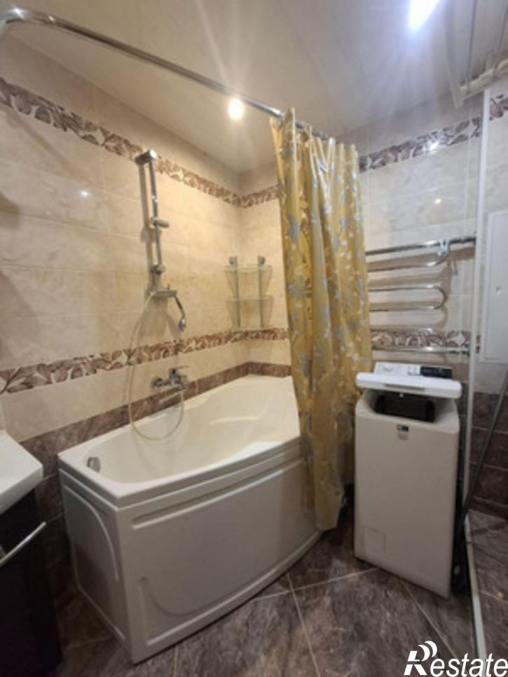 2-комн квартира улица Матросова, 8
