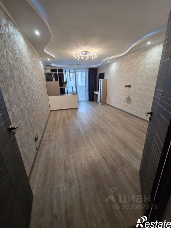 3-комн квартира ул Кантемирова, 23/2,  д. 23/2