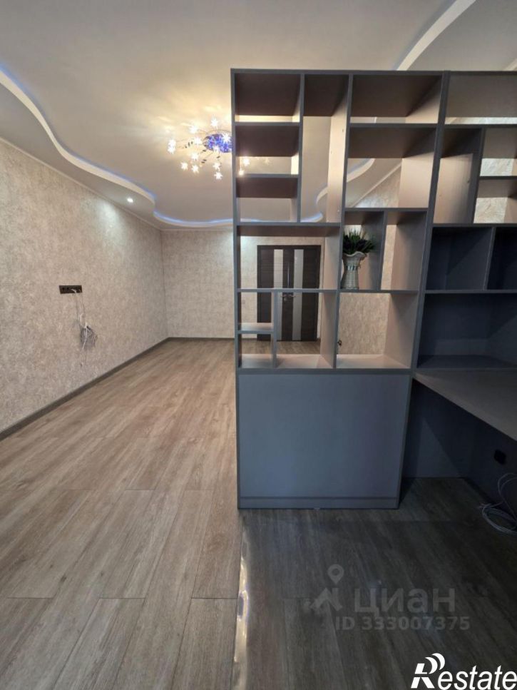 3-комн квартира ул Кантемирова, 23/2,  д. 23/2