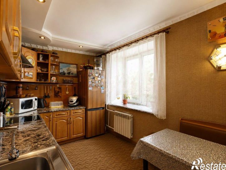 3-комн квартира ул 50 лет Октября, 144,  д. 144