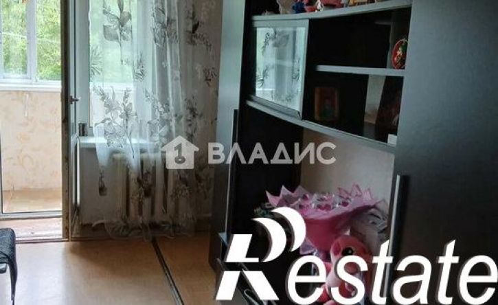 3-комн квартира улица 50 лет Октября, 3,  д. 3
